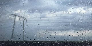 bad-weather Heavy rain with mast line in front