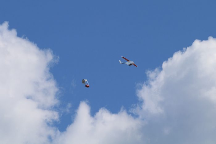 zipline-delivery Zip dropping package