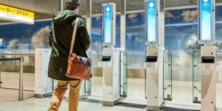 Schiphol-Airport-starts-facial-recognition-boarding-using-Vision-Box-platform