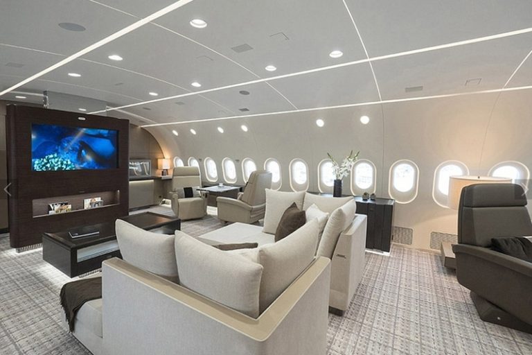 How much does a business jet operator pay for onboard connectivity?