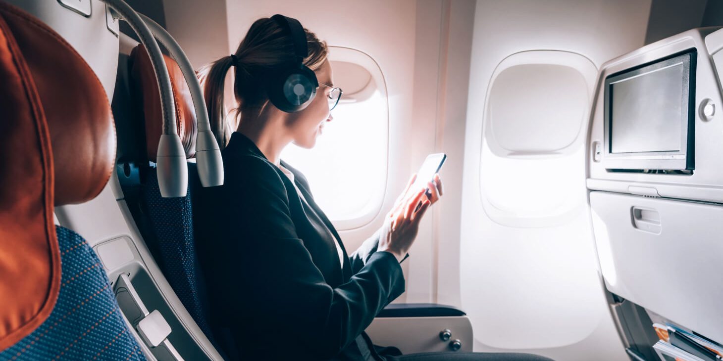 7-best-noise-canceling-headphones-business-travelers